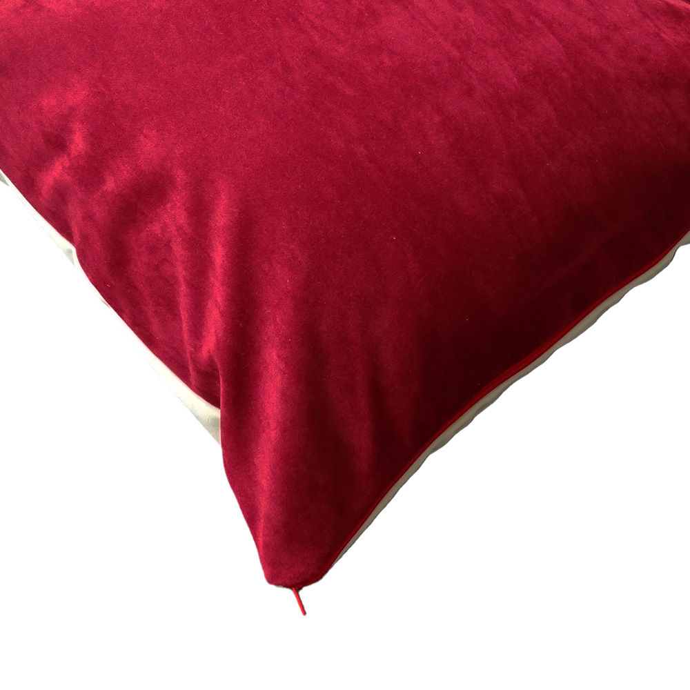 cuscino personalizzato alcantara rosso