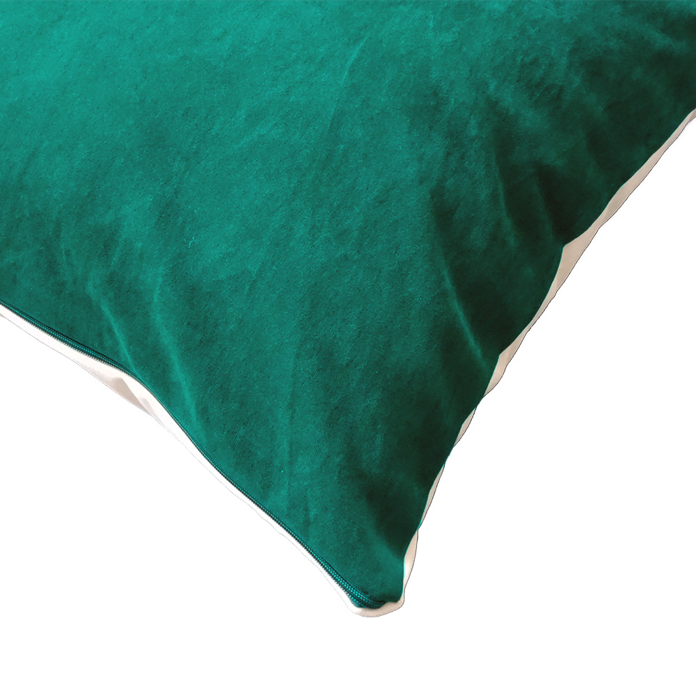 cuscino personalizzato con retro alcantara verde